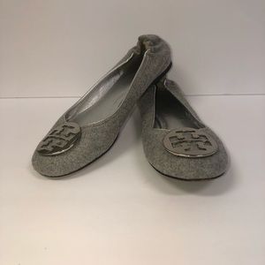 Tory Burch Grey felt flats summertime
